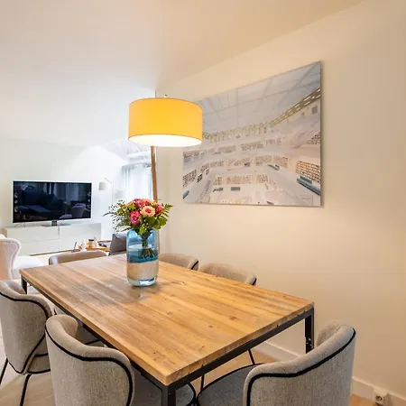 Elegant Near Trocadéro Paris