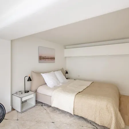 Elegant Near Trocadéro Paris