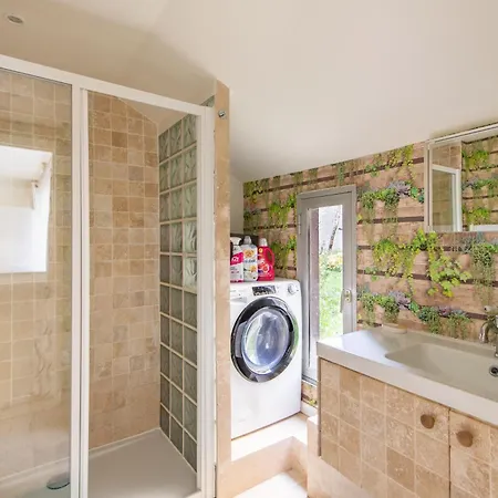 Elegant Near Trocadéro * Paris